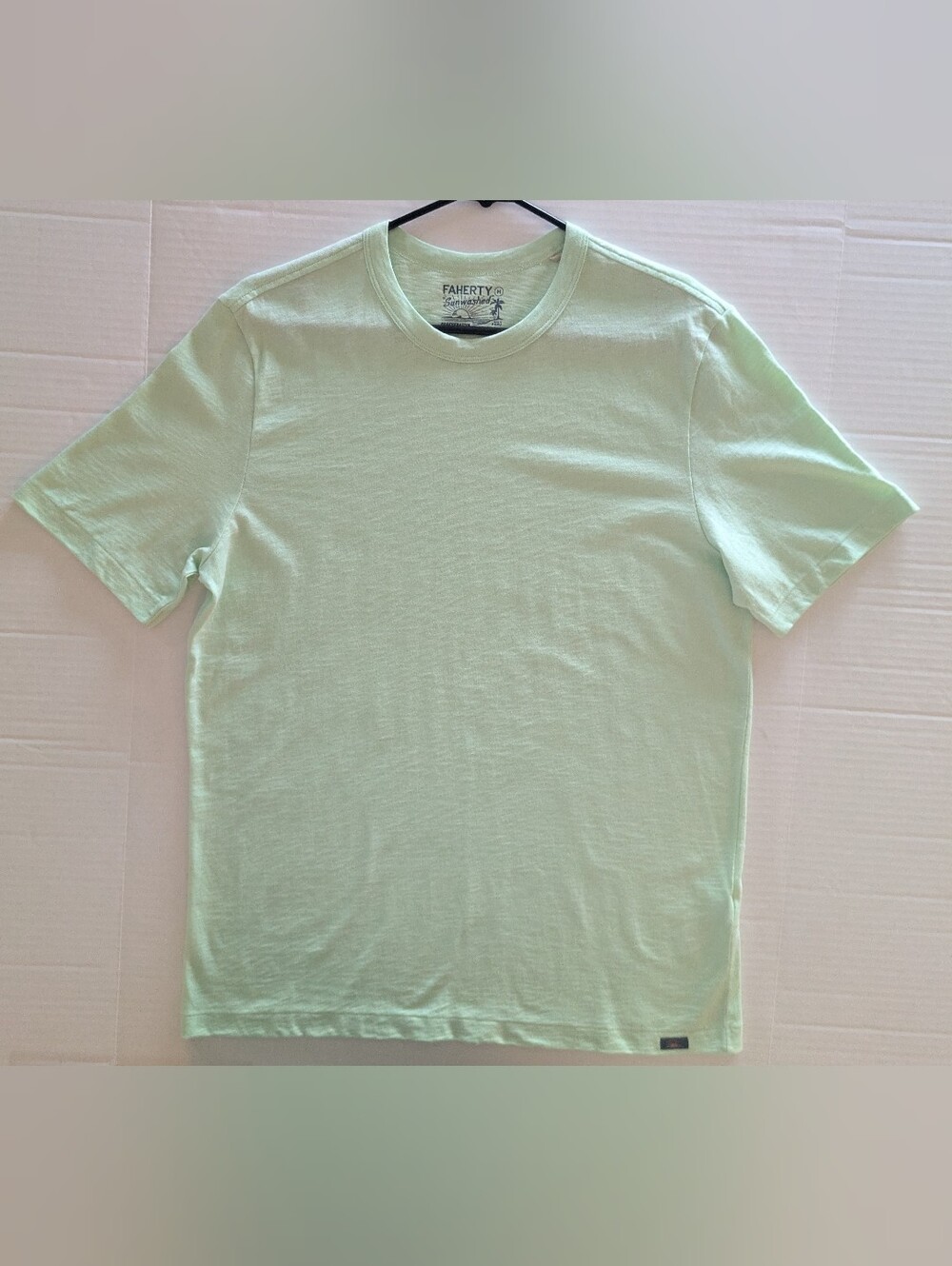 Faherty Men's Light Mint Crewneck Short Sleeve T-Shirt- M (NWOT)
